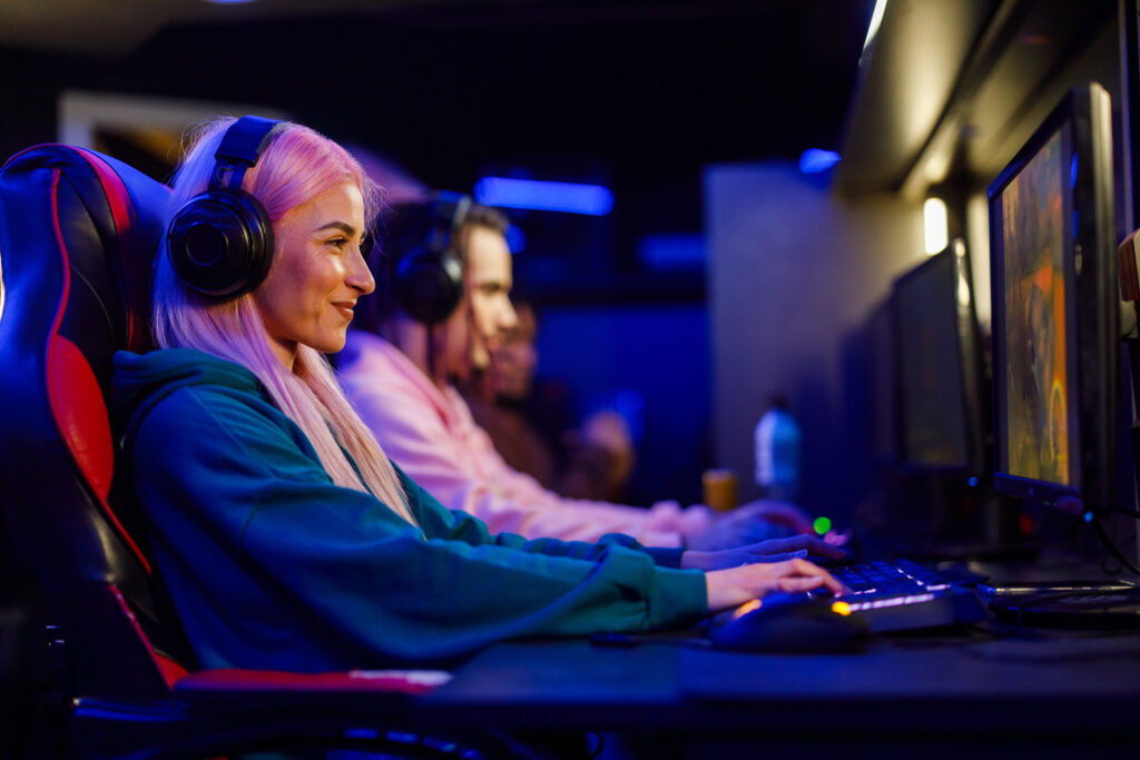 young-woman-playing-video-games-in-gaming-arena-2026-03-25-02-18-49-utc (1)